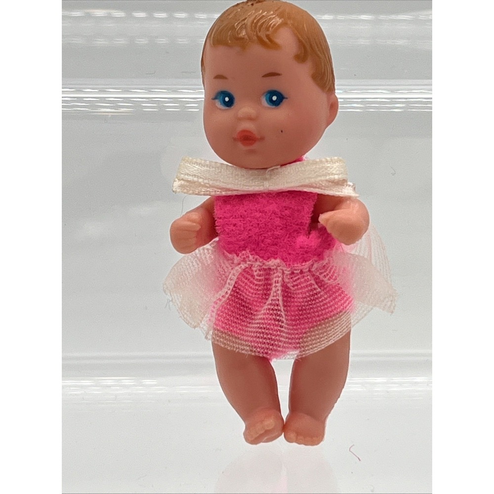 Vintage Mattel Barbie Baby Sitter Skipper Baby Krissy Dressed Dolls 1990 2.25"